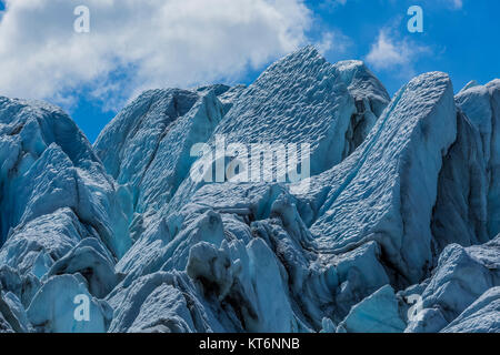 Chaos de cravasses et mélangé à la fin de la glace de la Matanuska Glacier, au nord-est d'Anchorage, Alaska, USA Banque D'Images