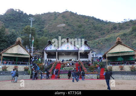 Tribal, artistes et spectateurs sur le site de calao de 2017 ; le Festival festival tenu à Kohima, Nagaland. Banque D'Images