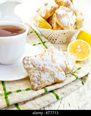 Cookies citron avec plateau à bord Banque D'Images