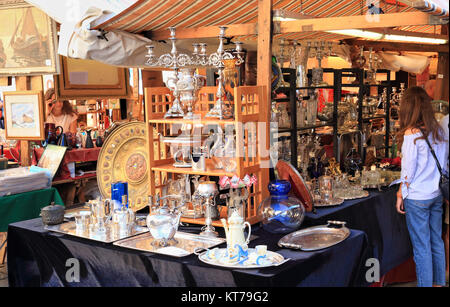 Marché d'antiquités dans le Campo San Maurizio, Venise. Mercatino dell'Antiquariato di Campo San Maurizio Banque D'Images