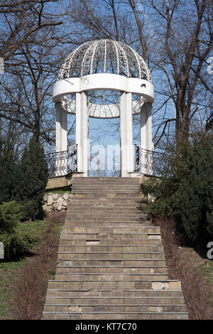 Gazebo dans le jardin urbain Parc de Krasnodar Banque D'Images