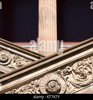 Detaillaufnahme der Freitreppe aus Sandstein der alten Nationalgalerie Berlin auf der Museumsinsel Banque D'Images