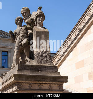 Skulpturen am Treppenaufgang Zur Alten Nationalgalerie de Berlin Banque D'Images