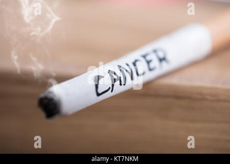 Texte sur le cancer Cigarette Banque D'Images