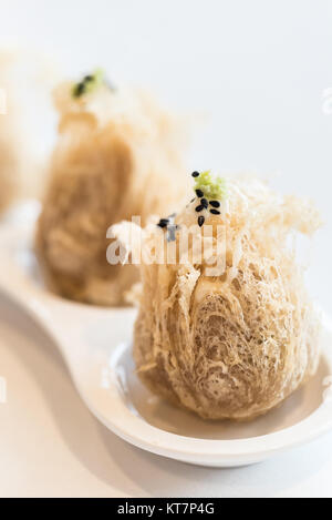 Boulettes de taro frit. Banque D'Images