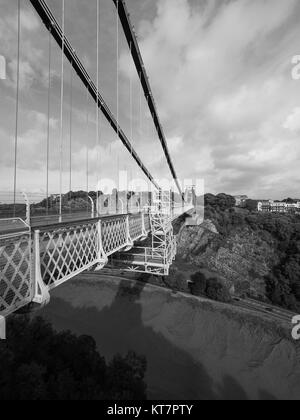 Pont suspendu de Clifton à Bristol en noir et blanc Banque D'Images