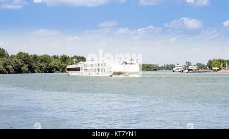 Bateau de croisière sur le Danube Banque D'Images