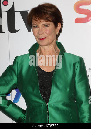 1 déc 2017 - Celia Imrie assistant à Women in Film and Television Awards 2017 à Park Lane Hilton Hotel à London, England, UK Banque D'Images