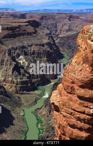 Fleuve colorado rapids chutes de lave au vu de toroweap oublier dans le parc national du Grand Canyon, Arizona Banque D'Images