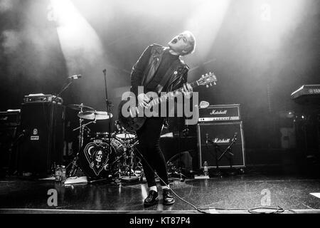 Danemark, copenhague - Octobre 08, 2017. L'Horror Punk Anglais rampantes bande effectue un concert live à Vega à Copenhague. Ici le guitariste Ian Miles est vu sur scène. (Photo crédit : Gonzales Photo - Peter Troest). Banque D'Images