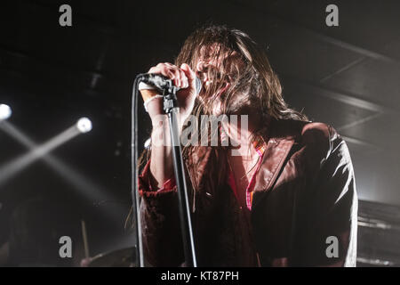 Le groupe de hard rock américain Crobot effectue un concert live at Stengade à Copenhague. Ici le chanteur Brandon Yeagley est vu sur scène. Le Danemark, 02/03 2015. Banque D'Images