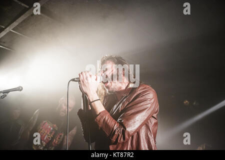 Le groupe de hard rock américain Crobot effectue un concert live at Stengade à Copenhague. Ici le chanteur Brandon Yeagley est vu sur scène. Le Danemark, 02/03 2015. Banque D'Images