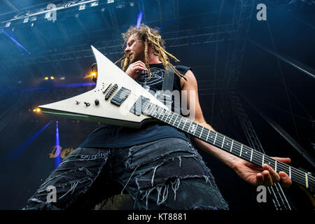 Le groupe de heavy metal américain DevilDriver effectue un live pendant le festival de musique heavy metal danois 2017 Copehell à Copenhague. Ici le guitariste Mike Spreitzer est vu sur scène. Le Danemark, 22/06 2017. Banque D'Images