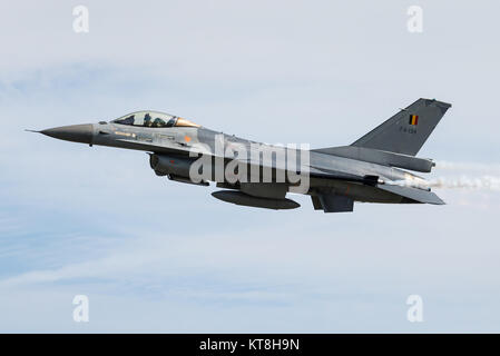 Un avion de chasse F-16 de la Force Aérienne belge à la Base Aérienne de Florennes. Banque D'Images