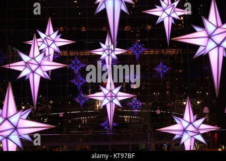 New York, NY, US. 23ème. Dec, 2017. Time Warner Center, à l'accueil du bureau de New York du réseau CNN vacances lumière présentation à Columbus Circle à New York. © 2017 Ronald G. Lopez/DigiPixsAgain.us/Alamy Live News Banque D'Images