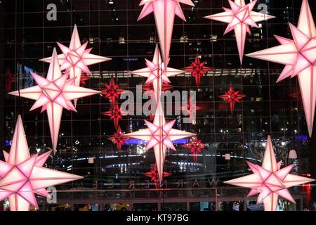 New York, NY, US. 23ème. Dec, 2017. Time Warner Center, à l'accueil du bureau de New York du réseau CNN vacances lumière présentation à Columbus Circle à New York. © 2017 Ronald G. Lopez/DigiPixsAgain.us/Alamy Live News Banque D'Images