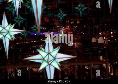 New York, NY, US. 23ème. Dec, 2017. Time Warner Center, à l'accueil du bureau de New York du réseau CNN vacances lumière présentation à Columbus Circle à New York. © 2017 Ronald G. Lopez/DigiPixsAgain.us/Alamy Live News Banque D'Images