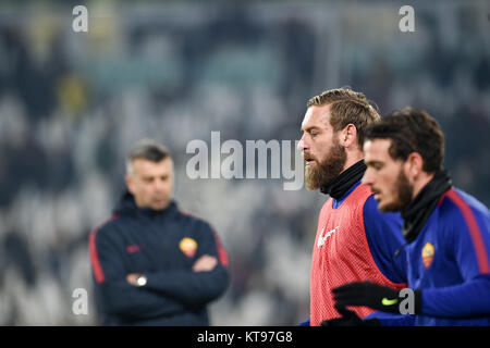 Turin, Italie. 26Th Dec 2017. Daniele De Rossi (AS Roma), au cours de la série d'un match de football entre la Juventus et l'AS Roma de Allianz Stadium le 23 décembre 2017 à Turin, Italie. Crédit : Antonio Polia/Alamy Live News Banque D'Images