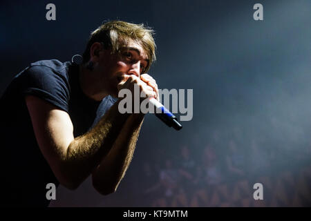 Le groupe de pop punk américain All Time Low effectue un concert live à Vega à Copenhague. Ici chanteur et guitariste Alex Gaskarth est vu sur scène. Denmerk, 21/02 2014. Banque D'Images