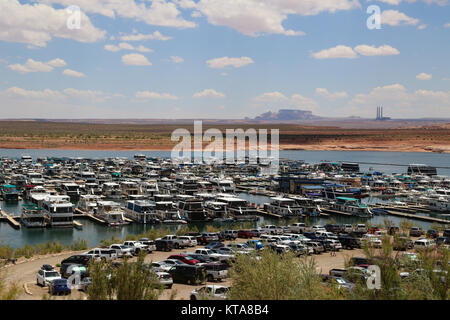 Port de plaisance sur le Lac Powell, Glen Canyon National Recreation Area, Arizona Banque D'Images