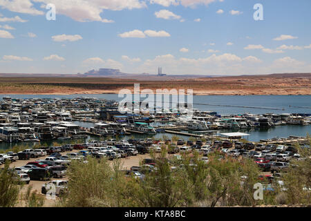 Port de plaisance sur le Lac Powell, Glen Canyon National Recreation Area, Arizona Banque D'Images