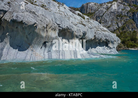 Carrières de marbre sur la rive du Lac General Carrera le long de la Carretera Austral dans le Nord de la Patagonie, au Chili. Banque D'Images