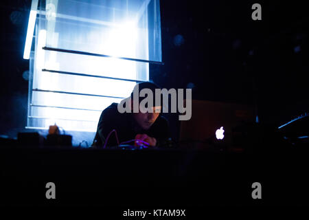 Les DJ, remixeur et producteur de musique Jacques Greene effectue un DJ-set live VEGA à Copenhague pendant le festival du film documentaire danois DOX de Copenhague. Le Danemark, 21/03 2017. Banque D'Images