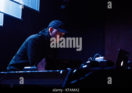 Les DJ, remixeur et producteur de musique Jacques Greene effectue un DJ-set live VEGA à Copenhague pendant le festival du film documentaire danois DOX de Copenhague. Le Danemark, 21/03 2017. Banque D'Images