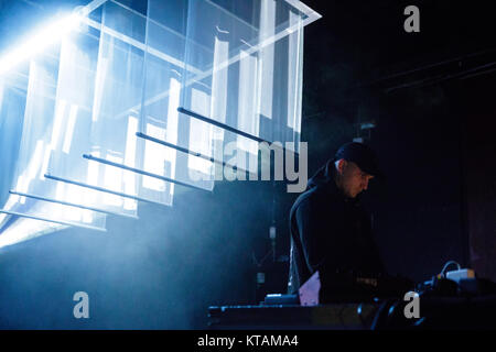 Les DJ, remixeur et producteur de musique Jacques Greene effectue un DJ-set live VEGA à Copenhague pendant le festival du film documentaire danois DOX de Copenhague. Le Danemark, 21/03 2017. Banque D'Images