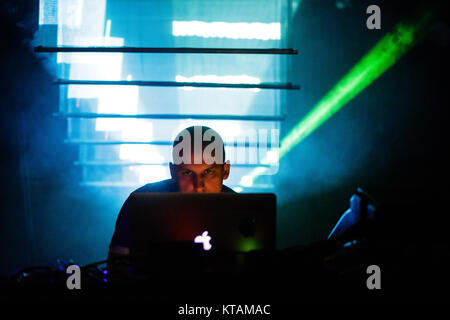 Les DJ, remixeur et producteur de musique Jacques Greene effectue un DJ-set live VEGA à Copenhague pendant le festival du film documentaire danois DOX de Copenhague. Le Danemark, 21/03 2017. Banque D'Images