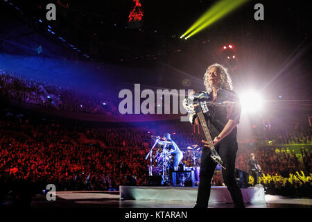 Le groupe de heavy metal américain Metallica effectue des concerts live au Royal Arena à Copenhague dans le cadre de la tournée 2016-2017 WorldWired. Le guitariste Kirk Hammett ici Lee est vu sur scène. Danemark 07/02 2017. Banque D'Images