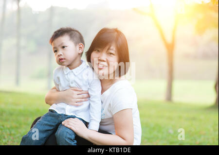 Mère et fils. Banque D'Images