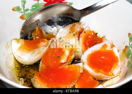 Petit-déjeuner frais oeufs de canard bouillis Banque D'Images