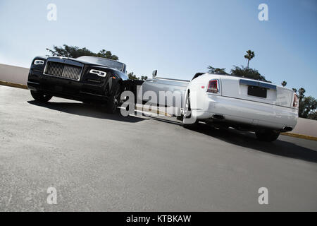 RollsRoyce Blanc Noir Convertible  01 Banque D'Images