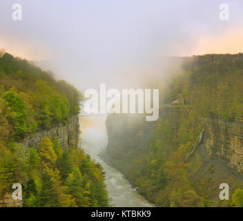 Inspiration Point, Middle Falls, Genesee River, Letchworth State Park, Castille, New York, USA Banque D'Images