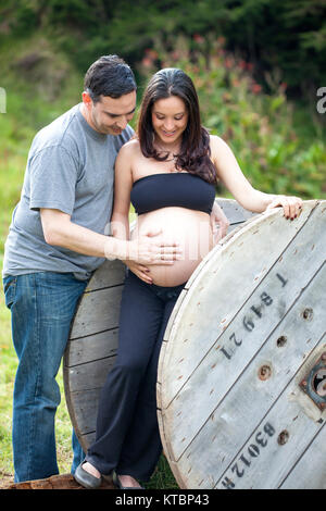 Couple attendant leur bébé - 38 semaines Banque D'Images