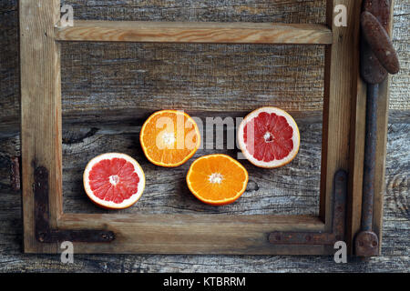 les pamplemousses et les oranges sont des fruits sains et délicieux Banque D'Images