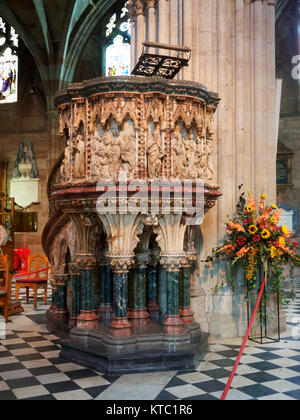 Pulpit, Cathédrale de Worcester, en Angleterre, en, achevée en 1869. Banque D'Images