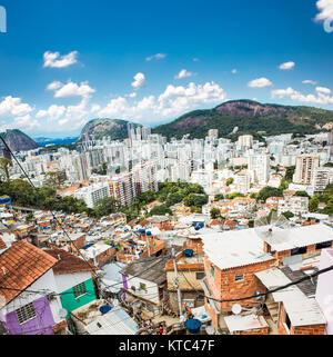 Vue aérienne du quartier Botafogo de la favela Santa Marta (quartiers) à Rio de Janeiro, Brésil. Banque D'Images