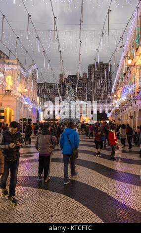 MACAO, CHINE DÉCEMBRE 2012 : au temps de Noël plein de lumières de Noël à Macao, Chine Banque D'Images