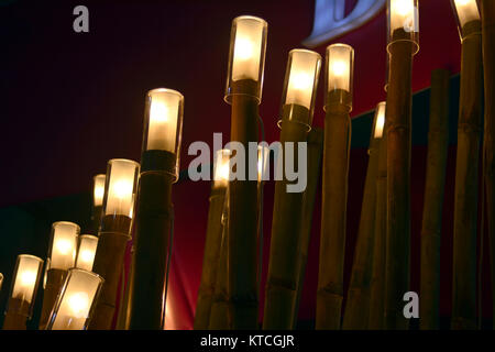 Lampe de nuit en bambou Banque D'Images