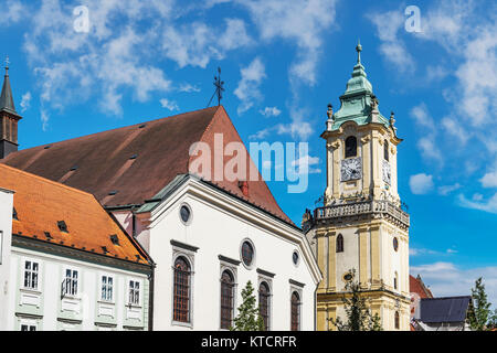 L'ancienne mairie est l'un des plus anciens bâtiments de la ville construit en pierre. Il est situé à la place principale de la vieille ville de Bratislava, Slovaquie, Banque D'Images