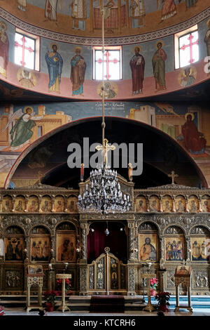 Le somptueux intérieur de la cathédrale grecque melkite catholique de l'Annonciation de la vierge ou simplement église Notre Dame de l'Annonciation qui est le siège du Patriarcat melkite catholique d'Antioche et de tout l'est situé dans le quartier chrétien de la vieille ville, Jérusalem Est, Israël Banque D'Images