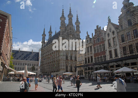 Louvain, Belgique - 20 août 2016 : la vie en ville à la place du marché (Grote Markt) Banque D'Images