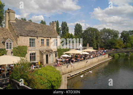 Oxford, Royaume-Uni - 16 août 2015 : La Fontaine Inn at Port Meadow Banque D'Images