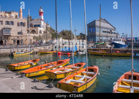 Bateaux de sport dans le port historique de Yafo près de Tel-Aviv en Israël Banque D'Images