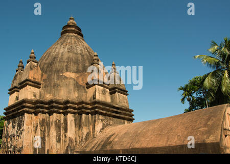 L'Asie, l'Inde, de l'Assam, district de Sonitpur, Biswanath, Bordol Temple Hindou (18ème siècle, dédié à Shiva) Banque D'Images