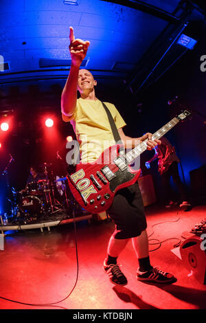 Le groupe de rock alternatif américain les présidents des États-Unis d'Amérique effectue un concert live à Vega à Copenhague. Ici le chanteur et guitariste Chris Ballew est vu sur scène. Le Danemark, 23/07 2014. Banque D'Images