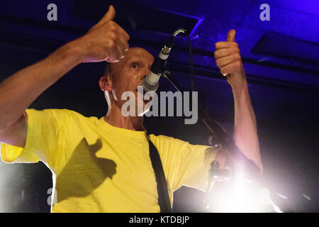 Le groupe de rock alternatif américain les présidents des États-Unis d'Amérique effectue un concert live à Vega à Copenhague. Ici le chanteur et guitariste Chris Ballew est vu sur scène. Le Danemark, 23/07 2014. Banque D'Images