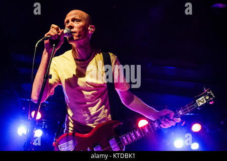 Le groupe de rock alternatif américain les présidents des États-Unis d'Amérique effectue un concert live à Vega à Copenhague. Ici le chanteur et guitariste Chris Ballew est vu sur scène. Le Danemark, 23/07 2014. Banque D'Images